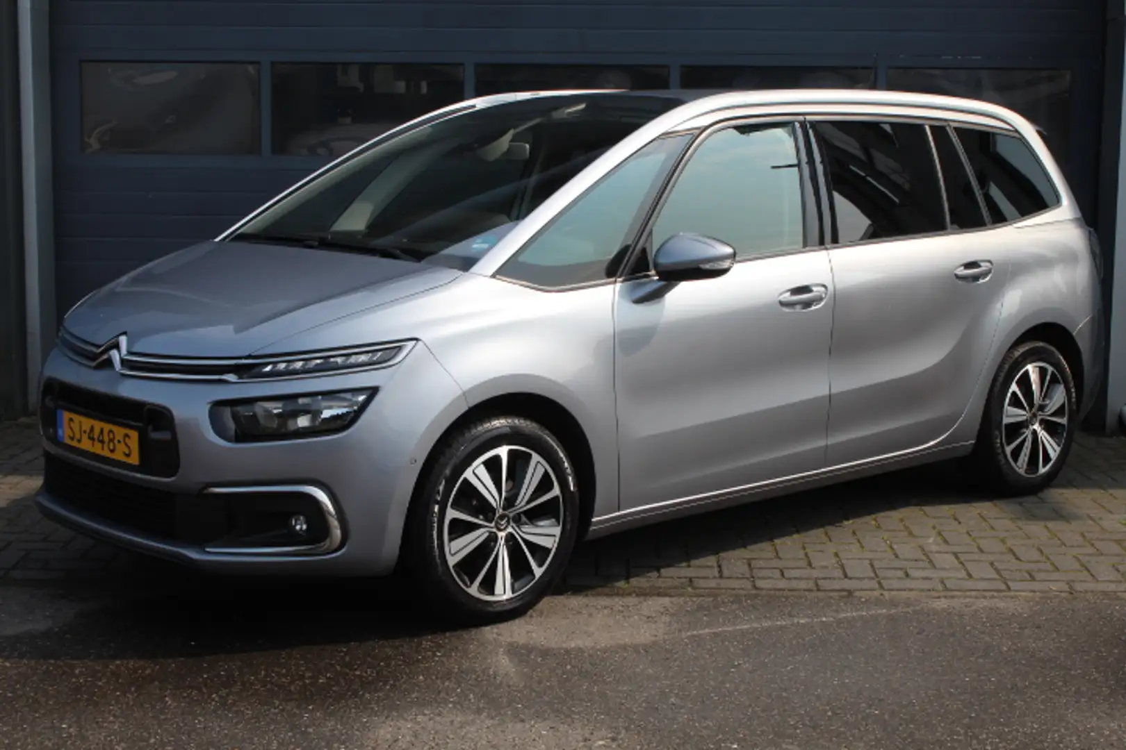 Citroen Grand C4 Picasso Grand 1.2 PureTech Business 7P! Camera, Parkeerass Grijs - 1