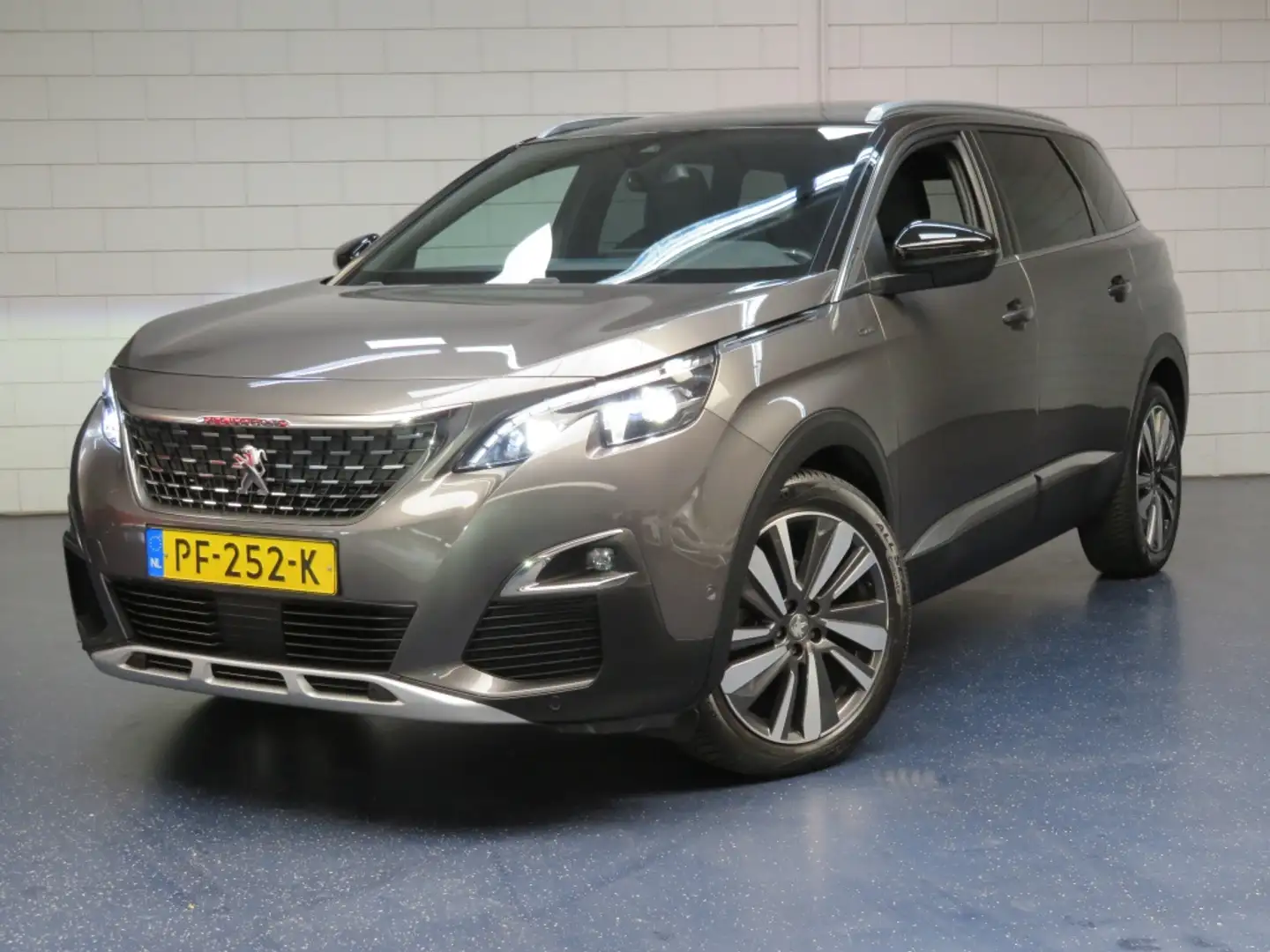 Peugeot 5008 1.2 PureTech GT-Line Grijs - 1