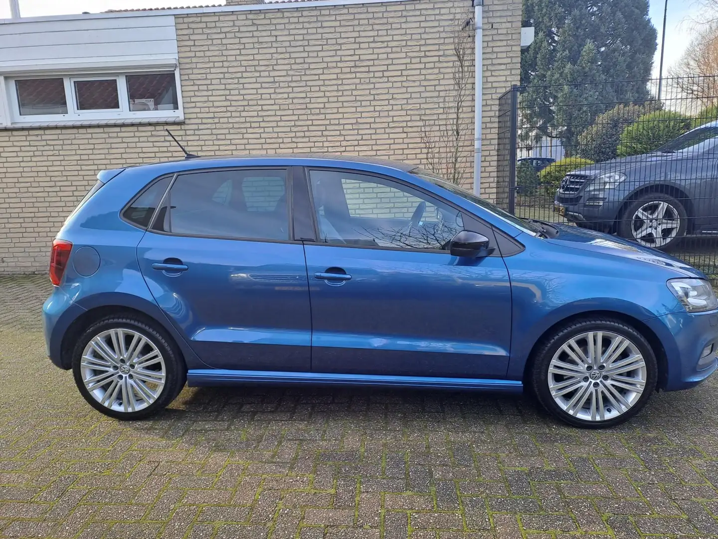 Volkswagen Polo 1.4 TSI BlueGT Blauw - 2