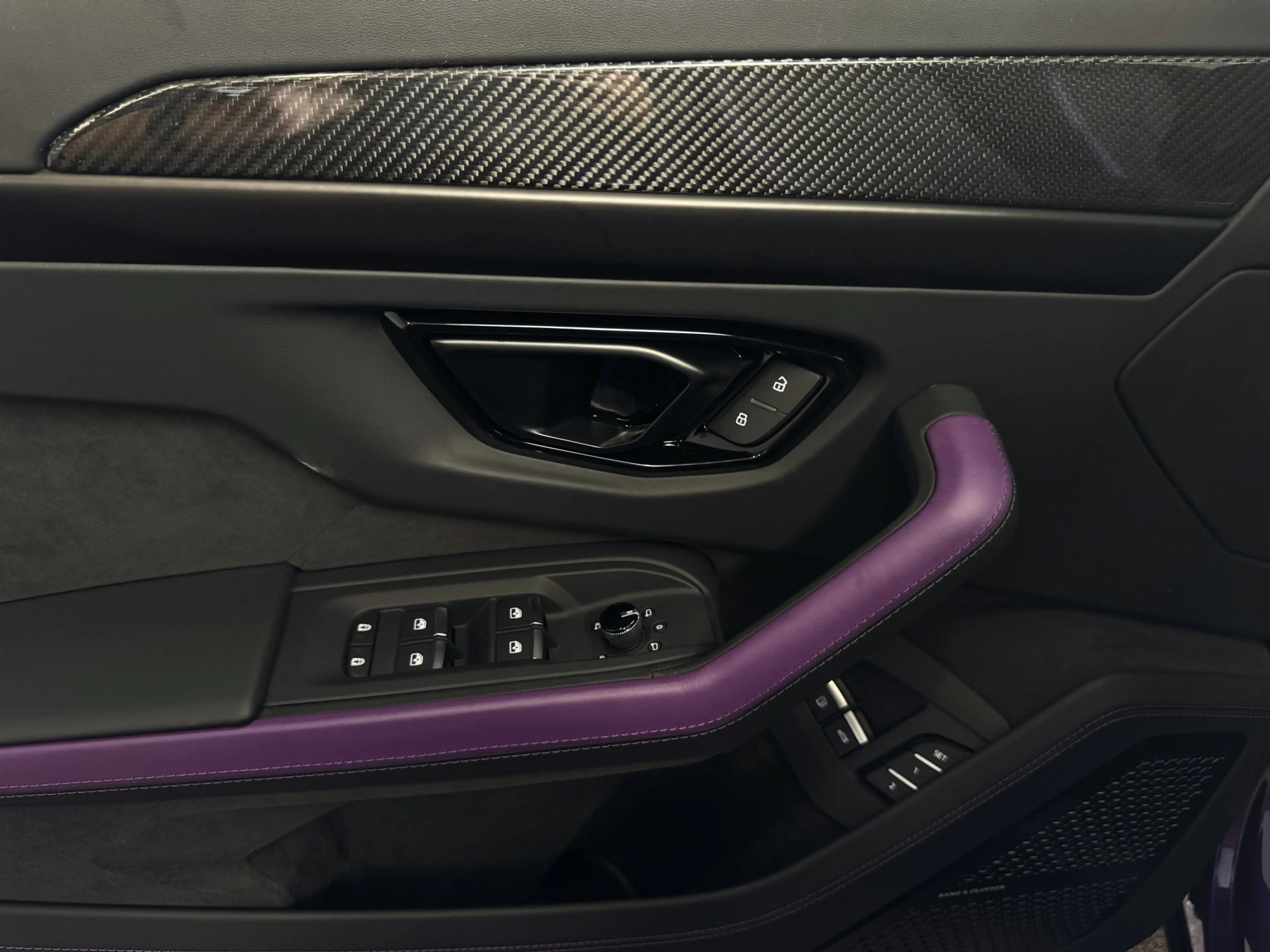 Lamborghini Urus 4.0 V8 SE 800 PK VOL OPTIES/CARBON /AD PERSONAM/ V — photo 24