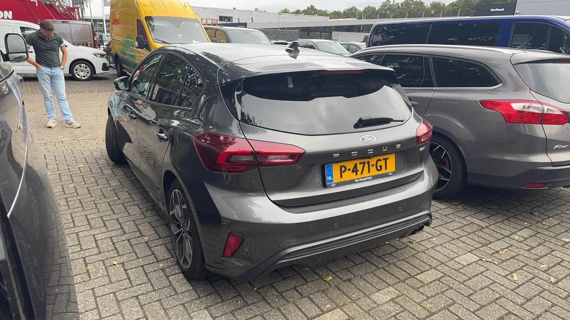 Ford Focus 1.0 EcoBoost Hybrid ST Line Vignale camera lederen Grijs - 2