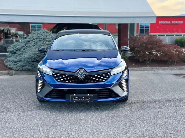 Renault Clio view 2