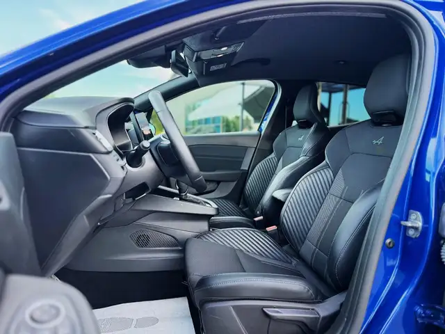 Renault Clio view 8