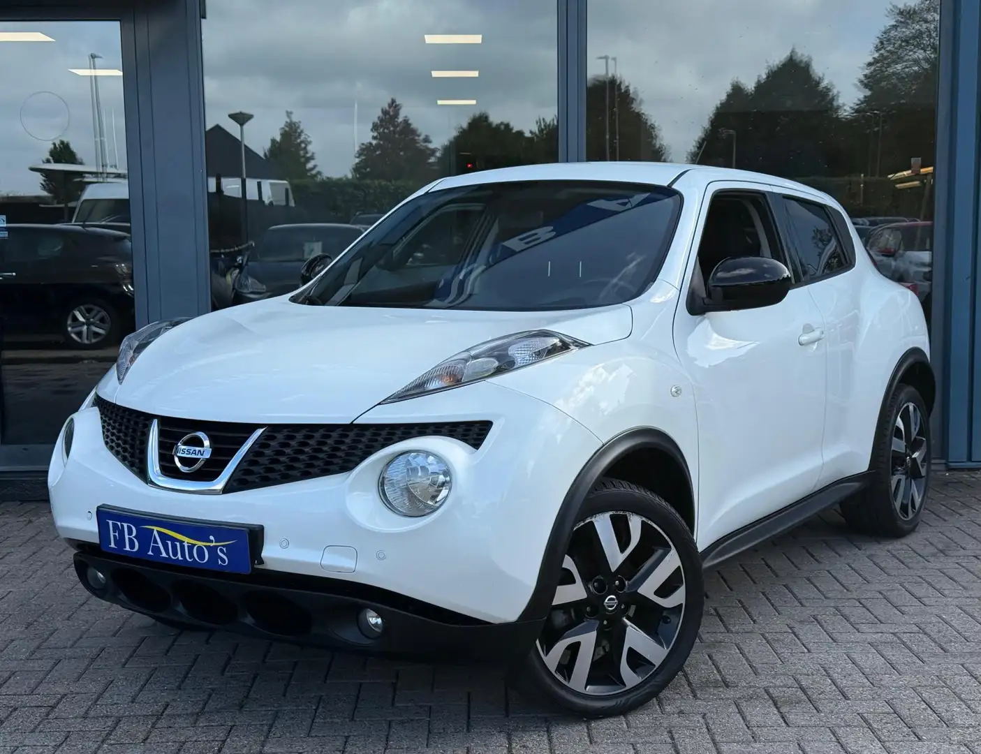 Nissan Juke 1.6 Connect Edition Airco Cruise Navi Lmv Wit - 1