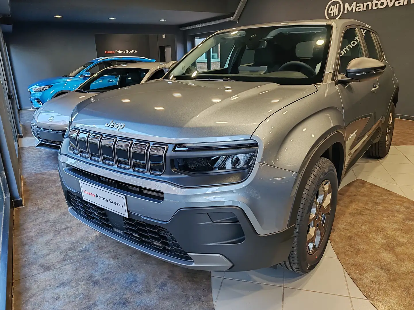 Jeep Avenger 1.2 turbo Longitude fwd 100cv Gris - 1