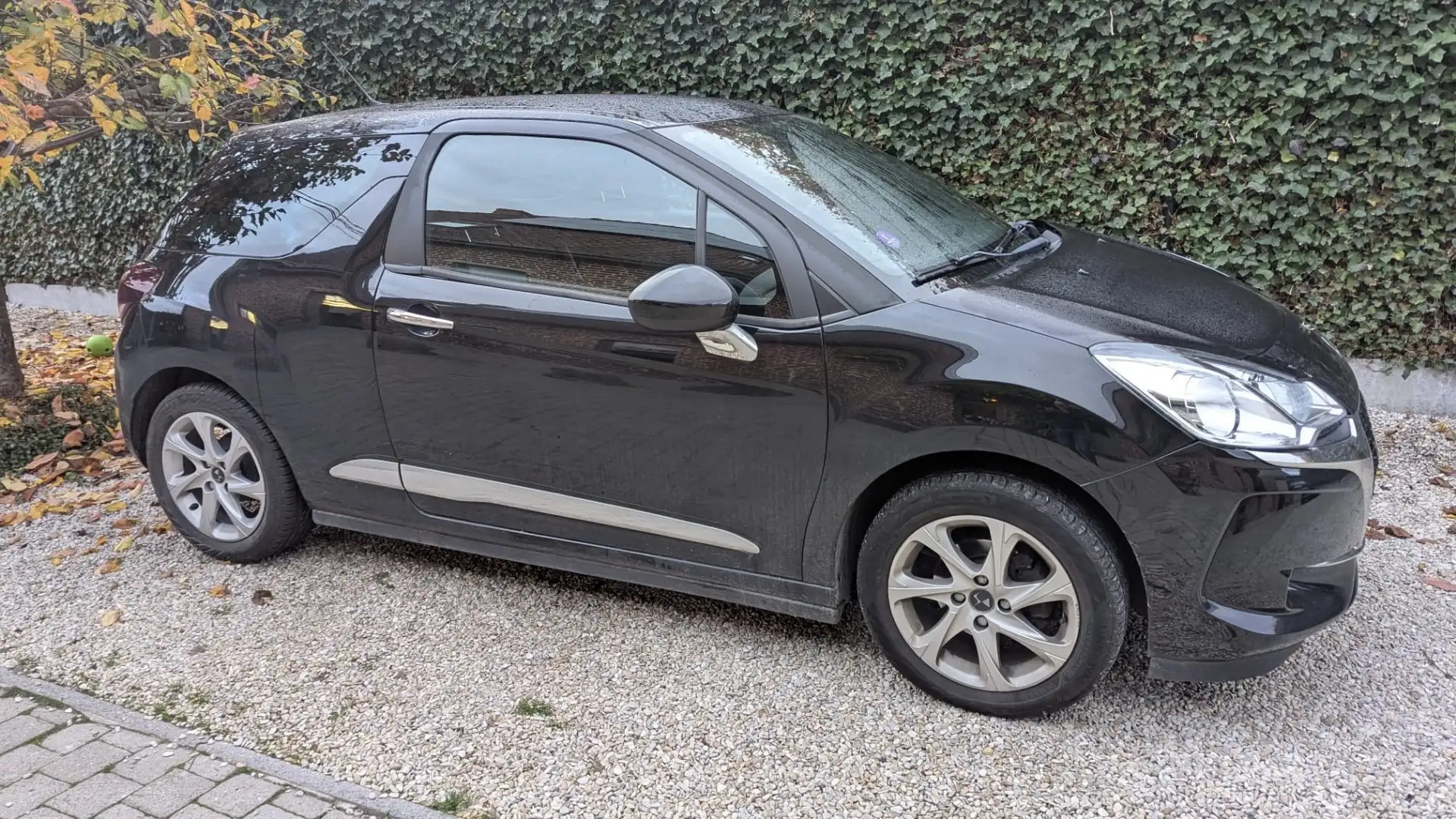 DS Automobiles DS 3 1.2i PureTech DE So Chic - 1