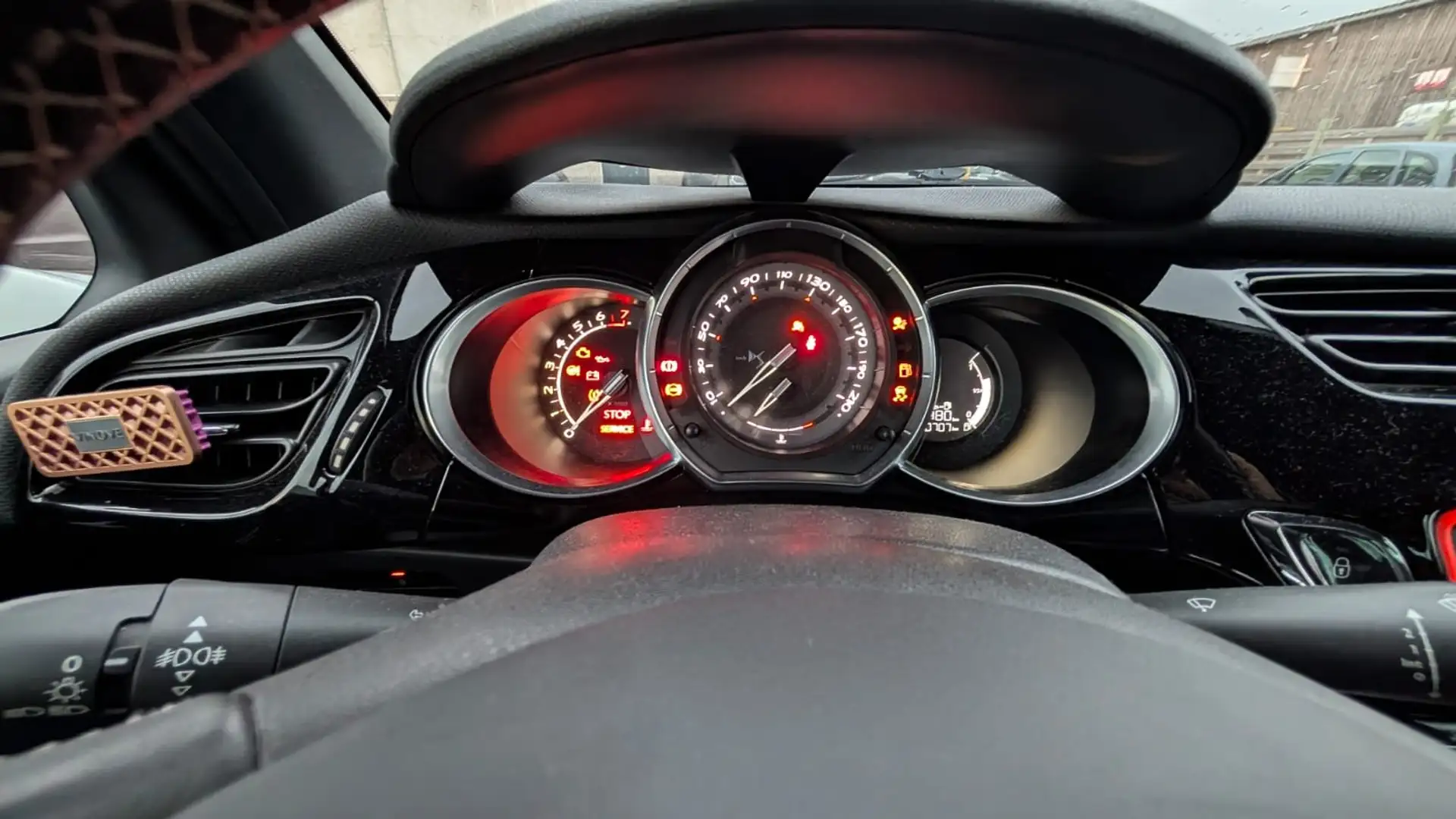 DS Automobiles DS 3 1.2i PureTech DE So Chic - 2