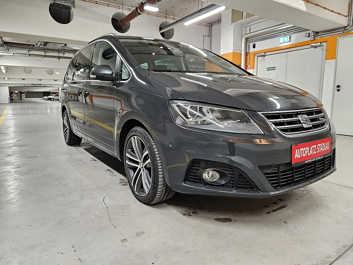SEAT Alhambra FR 2,0 TDI DSG 4WD Grau - 2