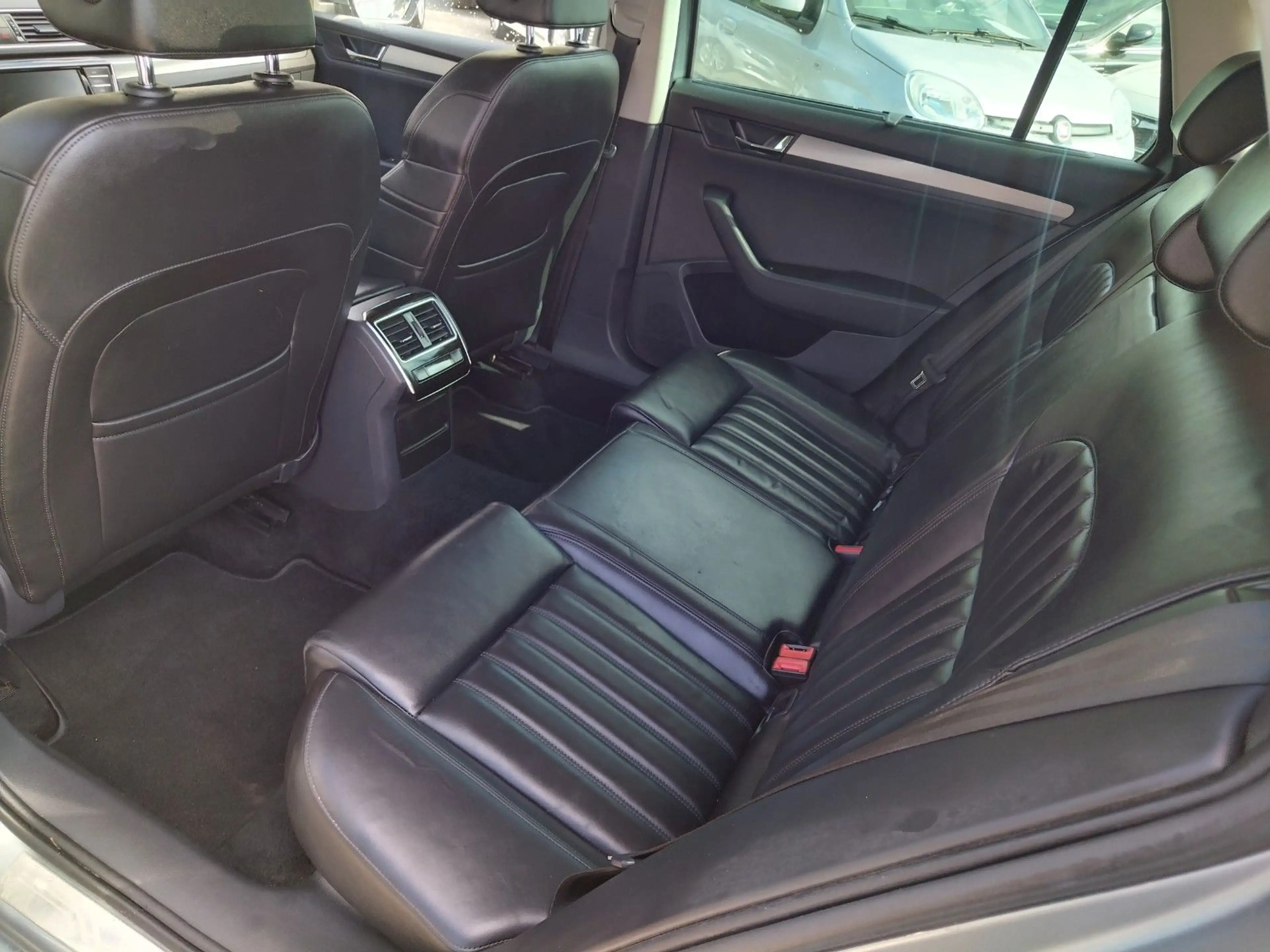 Skoda Superb Combi Style+140 KW+LEDER+MEMORYSITZ+XENON — photo 10