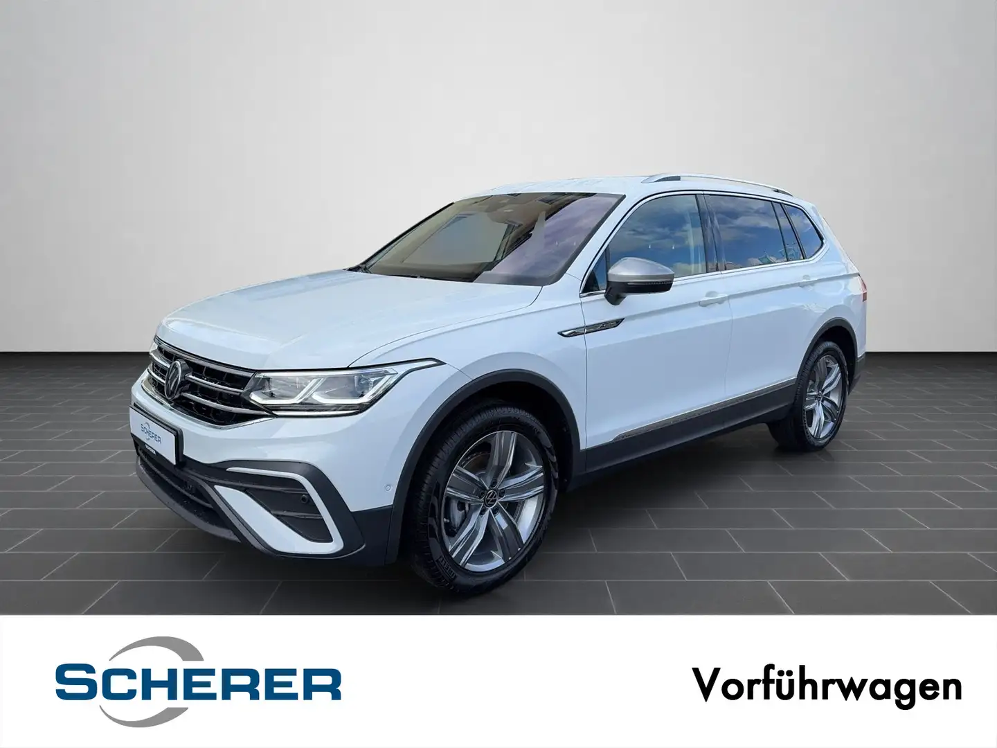 Volkswagen Tiguan Allspace Life 2,0 l TDI SCR 150 PS DGS7 Weiß - 1