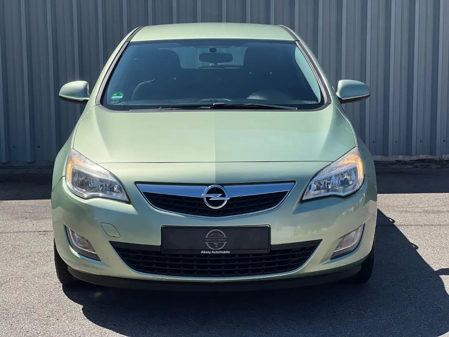 Opel Astra J Lim.  1.4 87PS (*KLIMA*TÜV 02/2027*) Grün - 2