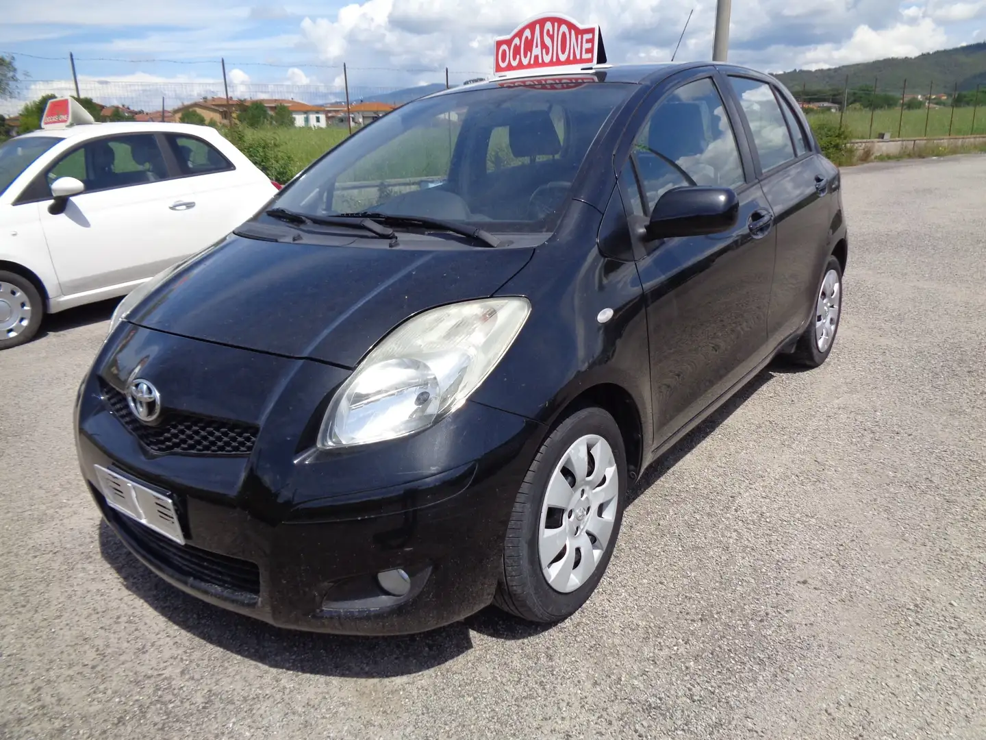 Toyota Yaris Yaris 5p 1.4 d-4d Sol dpf Zwart - 1