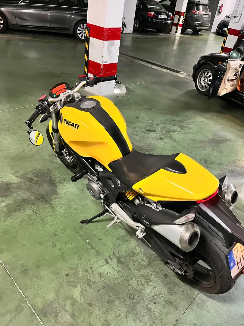 Ducati Monster 696 žuta - 2