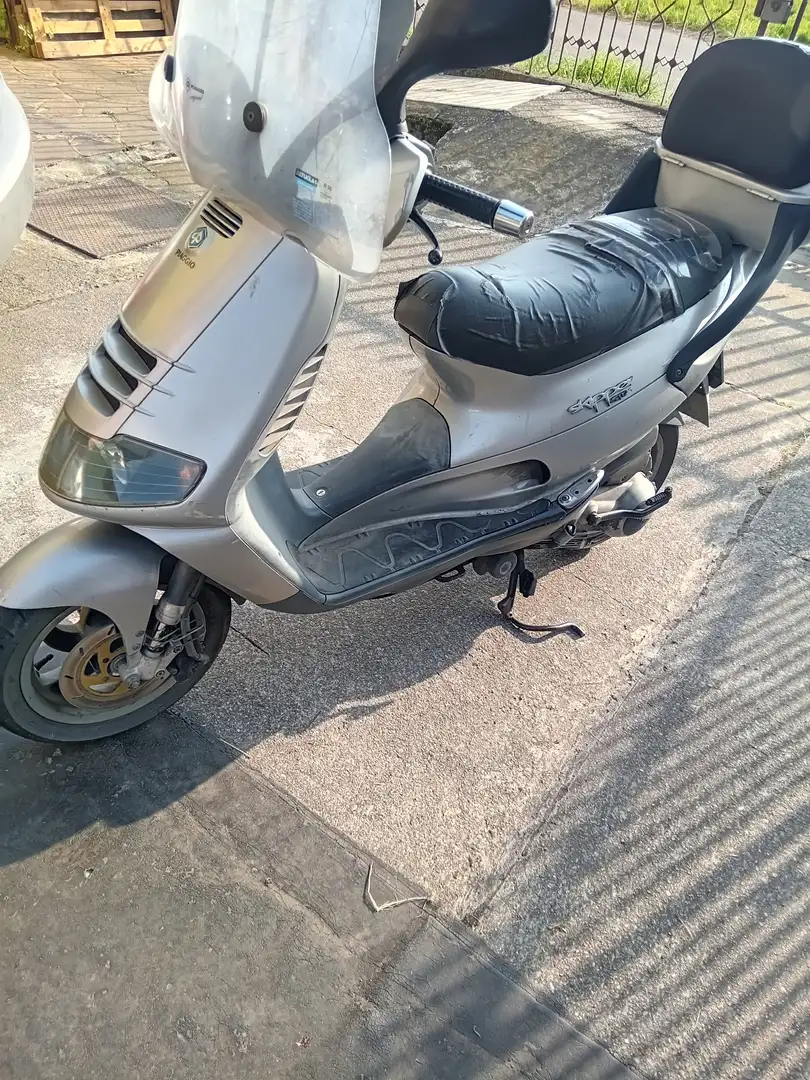 Piaggio SKR 125 Grigio - 2