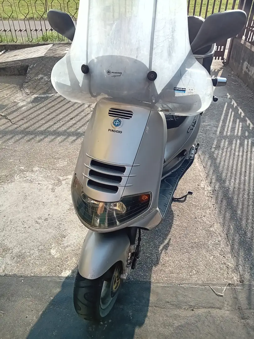 Piaggio SKR 125 Szary - 2