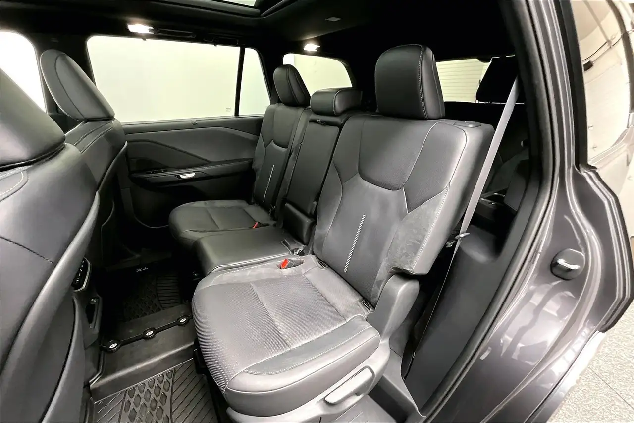 Lexus TX снимка Lexus TX
