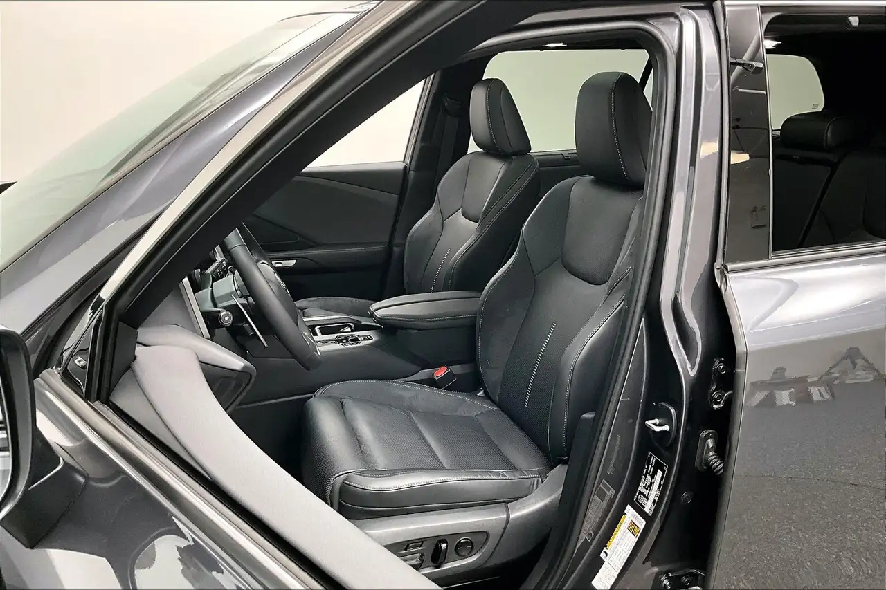 Lexus TX снимка Lexus TX