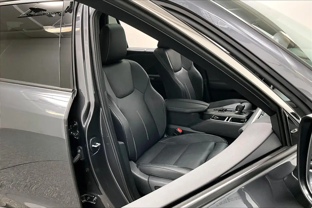Lexus TX снимка Lexus TX