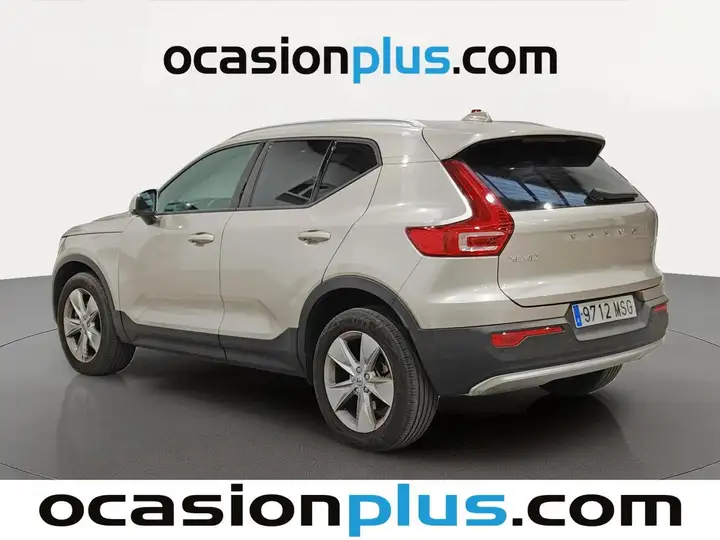Volvo XC40 2024, foto 3