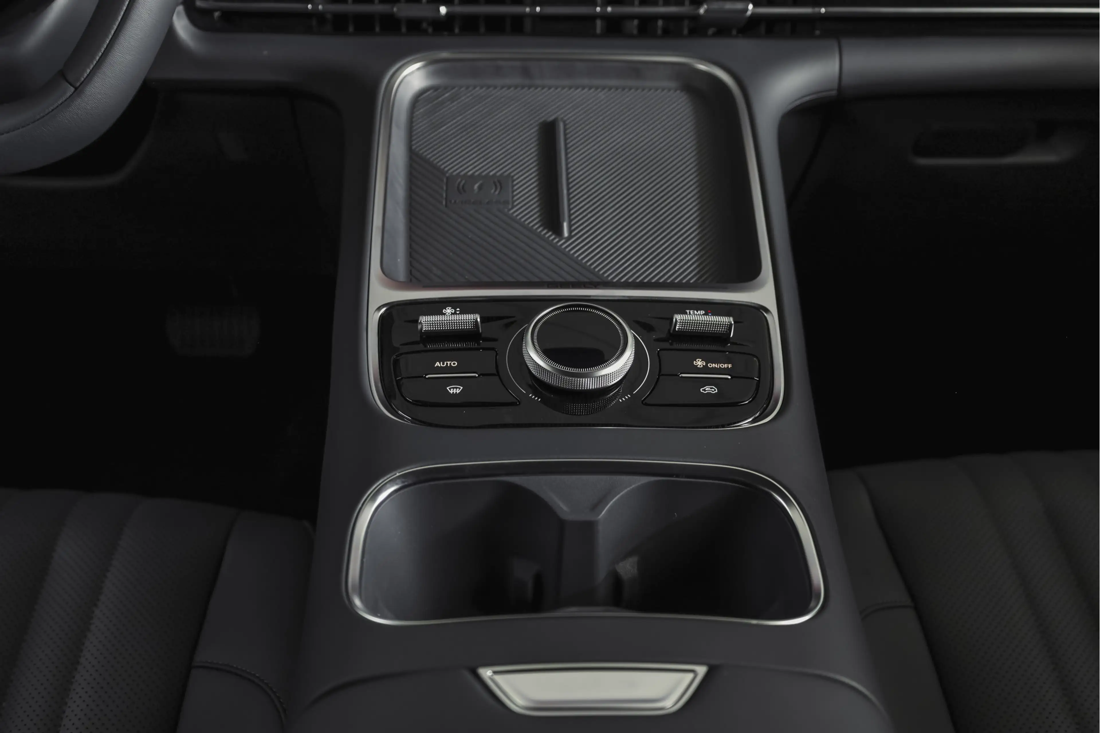 Geely Starray EM-i 1.5 Max+ | S/K-Panodak | 360 Camera | NAV+App. Con — photo 30