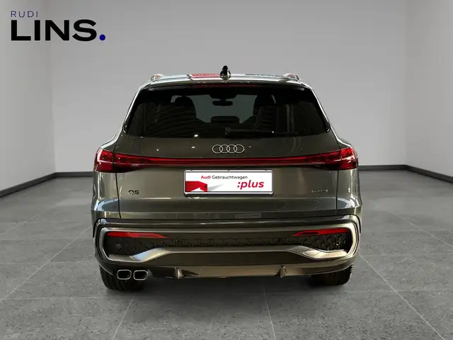 Audi Q5 view 5