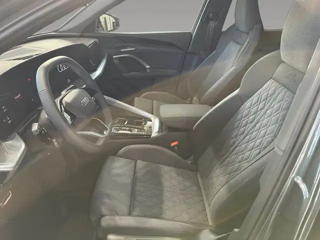 Audi Q5 view 6
