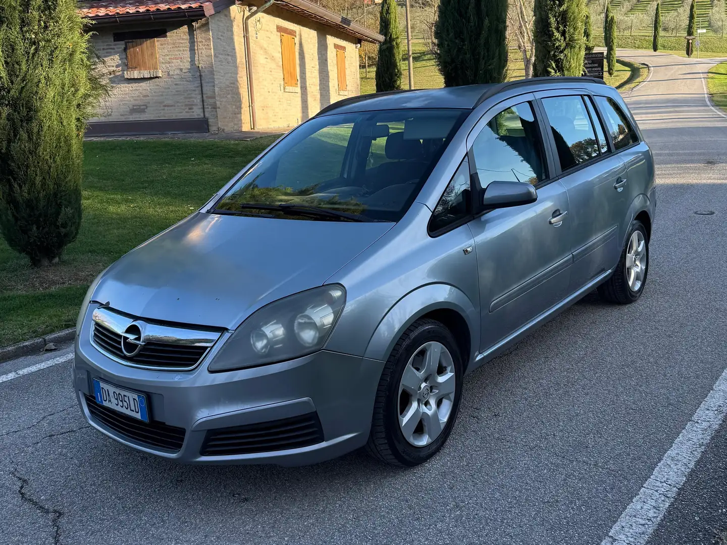 Opel Zafira Zafira II 2005 1.9 cdti Cosmo 120cv Grigio - 1