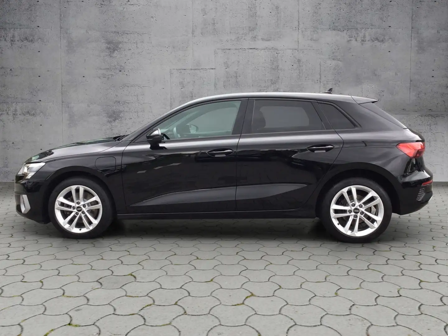 Audi A3 Sportback e-tron advanced 40TFSIe Schwarz - 2
