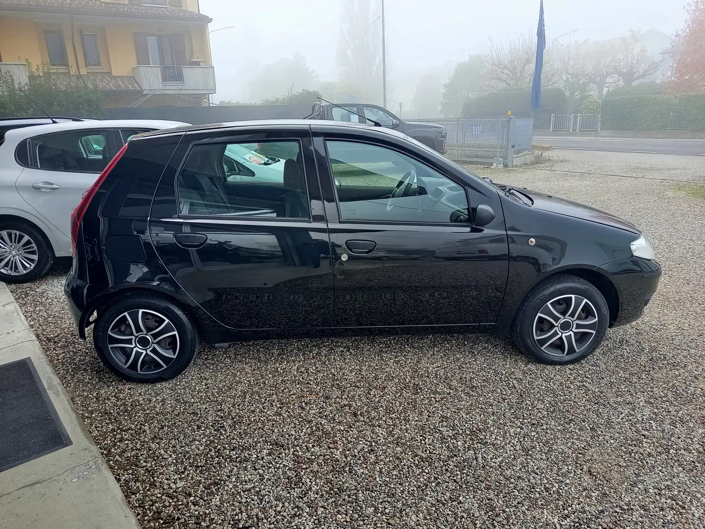 Fiat Punto Punto II 2009 5p 1.2 natural power Classic Active Noir - 2