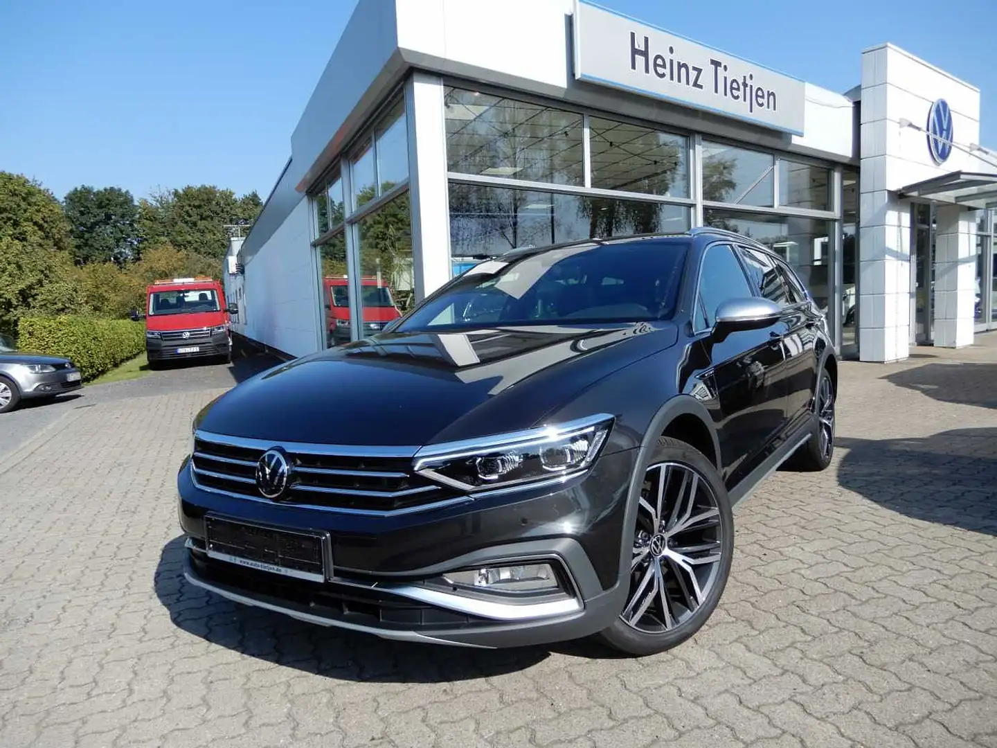 Volkswagen Passat Variant 2.0 TDI DSG 4Motion Alltrack Grijs - 1