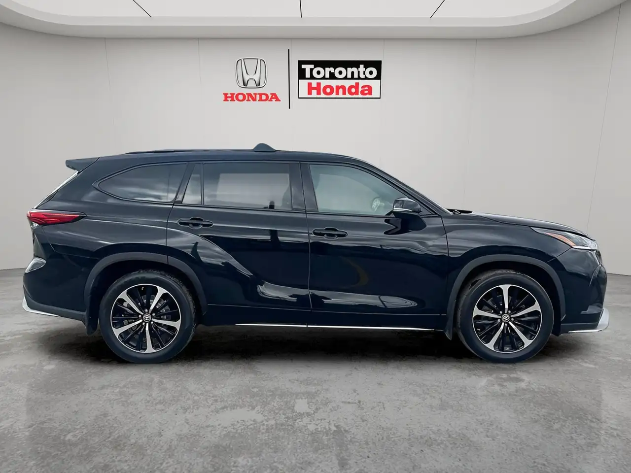 Toyota Highlander снимка Toyota Highlander