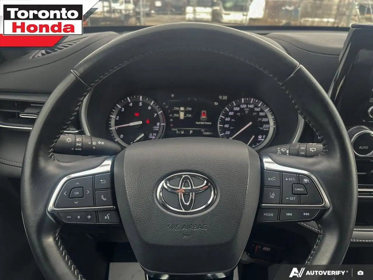 Toyota Highlander снимка Toyota Highlander