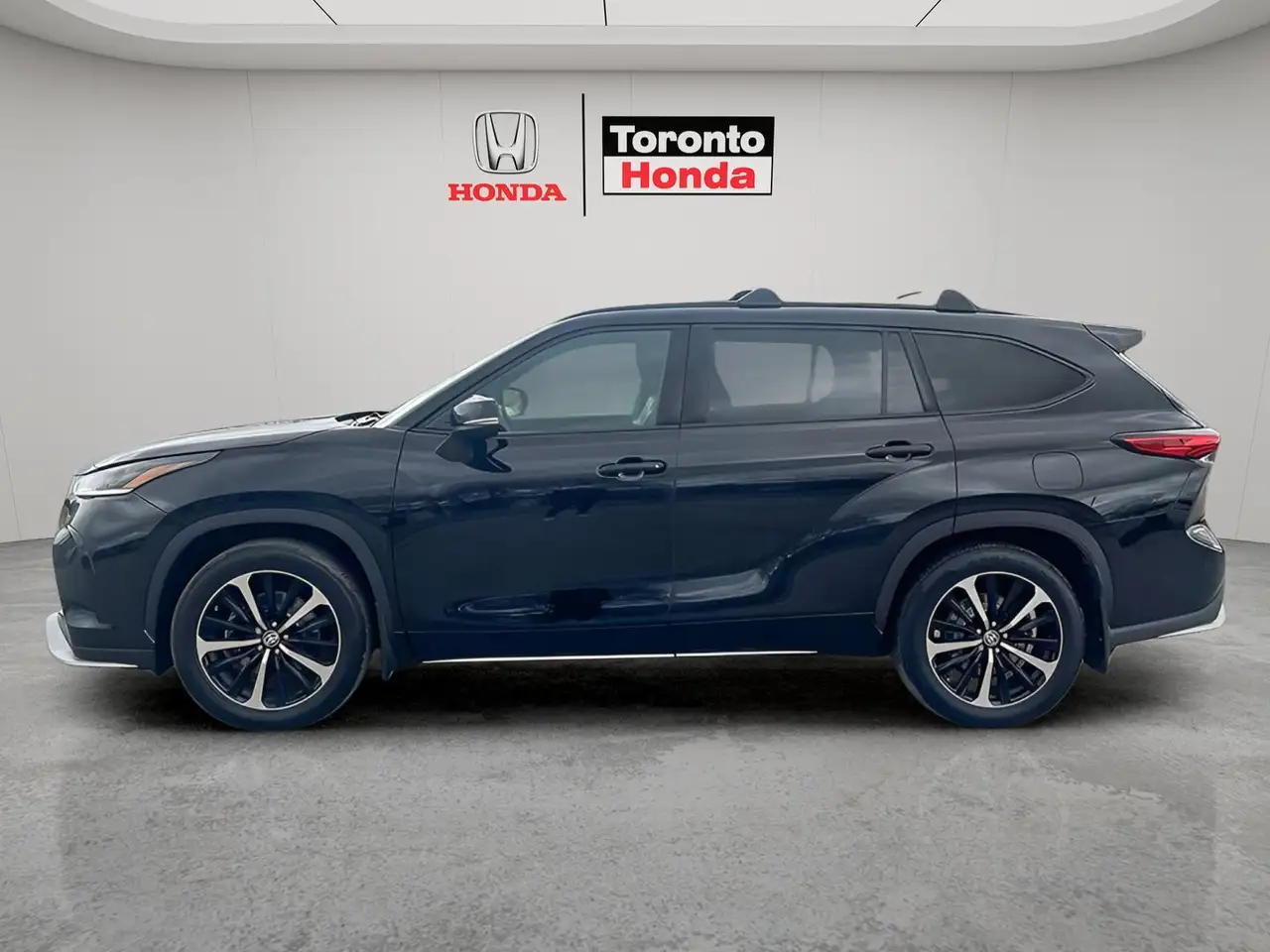 Toyota Highlander снимка Toyota Highlander