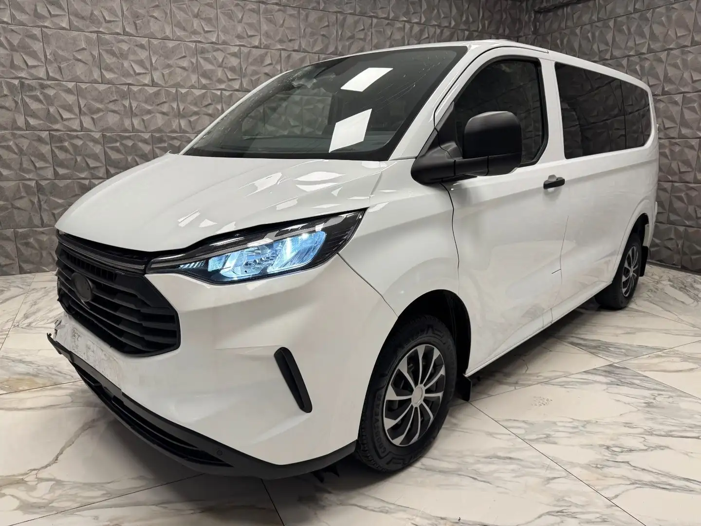 Ford Transit Custom Kombi 320 L1 FWD Trend Weiß - 1