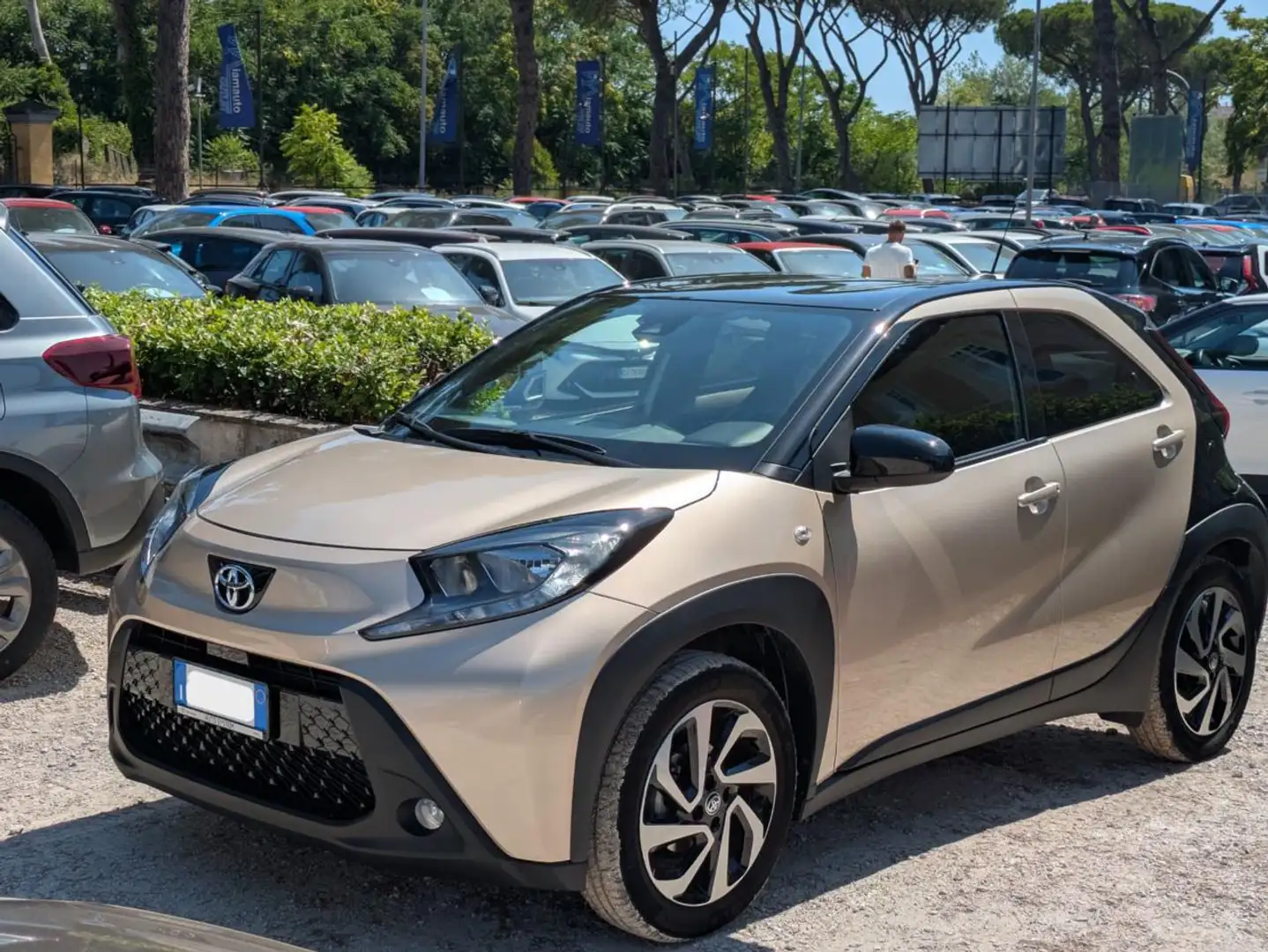 Toyota Aygo X S-CVT 1.0cc 72cv SAFETYPACK ANDROID/CARPLAY Beige - 2
