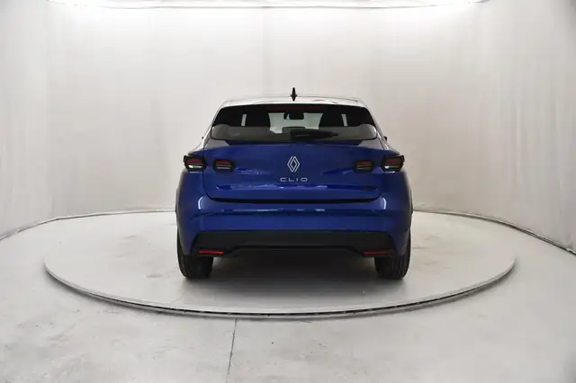 Renault Clio view 4