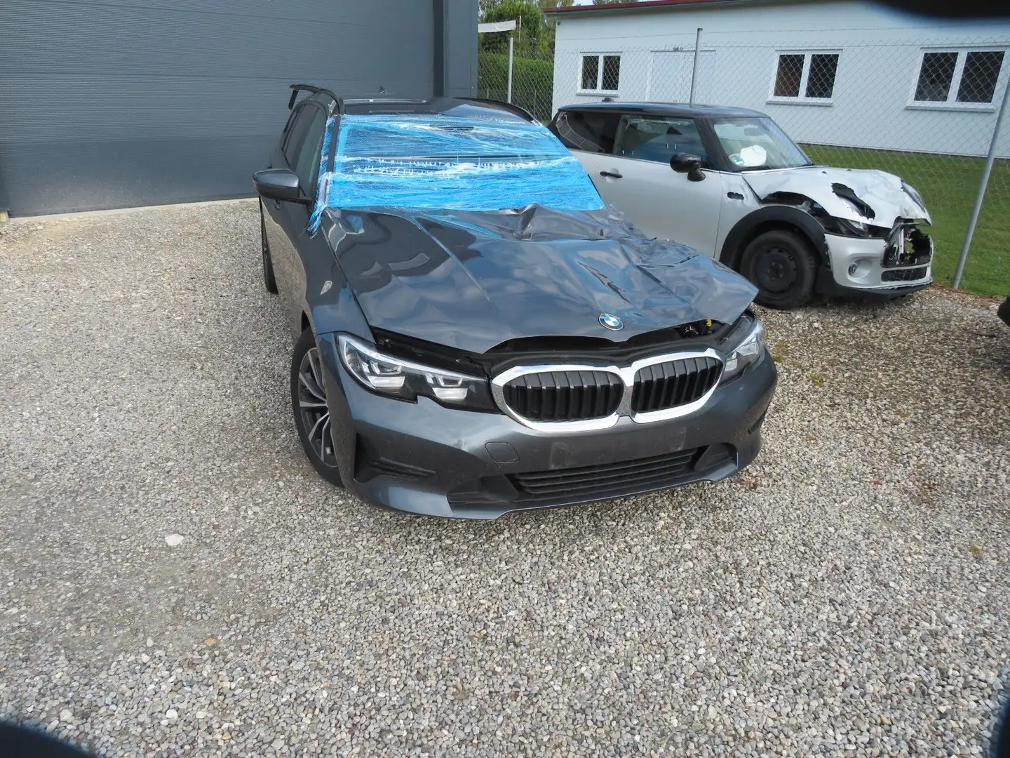 BMW 320 Touring 320 e Advantage Sturmschaden Grau - 1