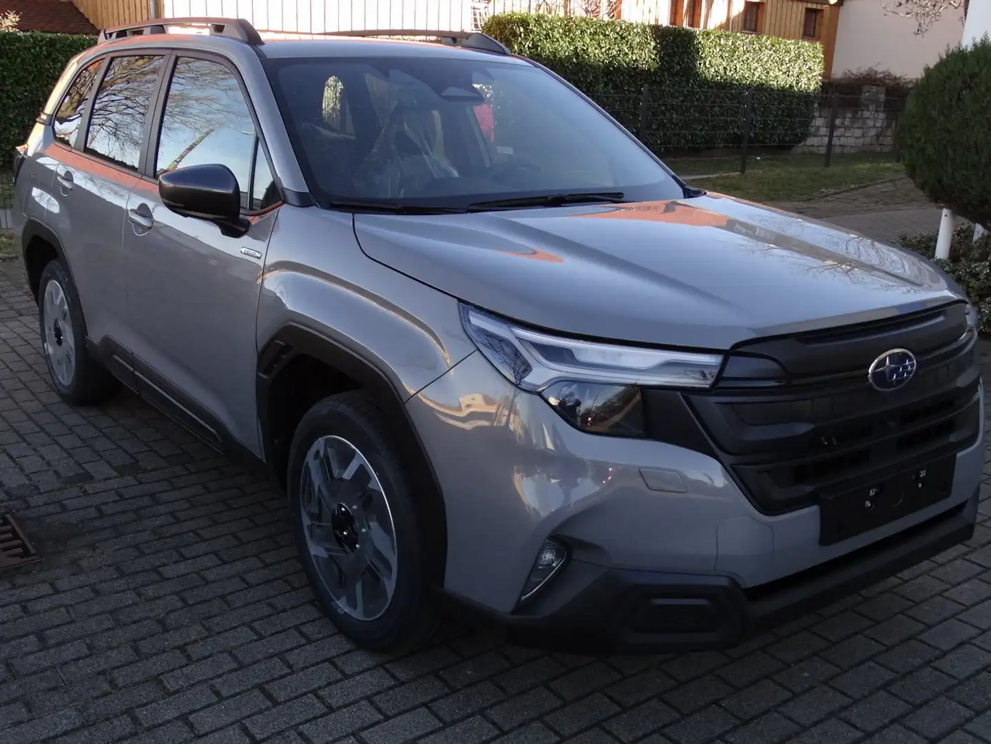 Subaru Forester 2.0ie Lineartronic Exclusive e-Boxer MJ 2025 Grijs - 1