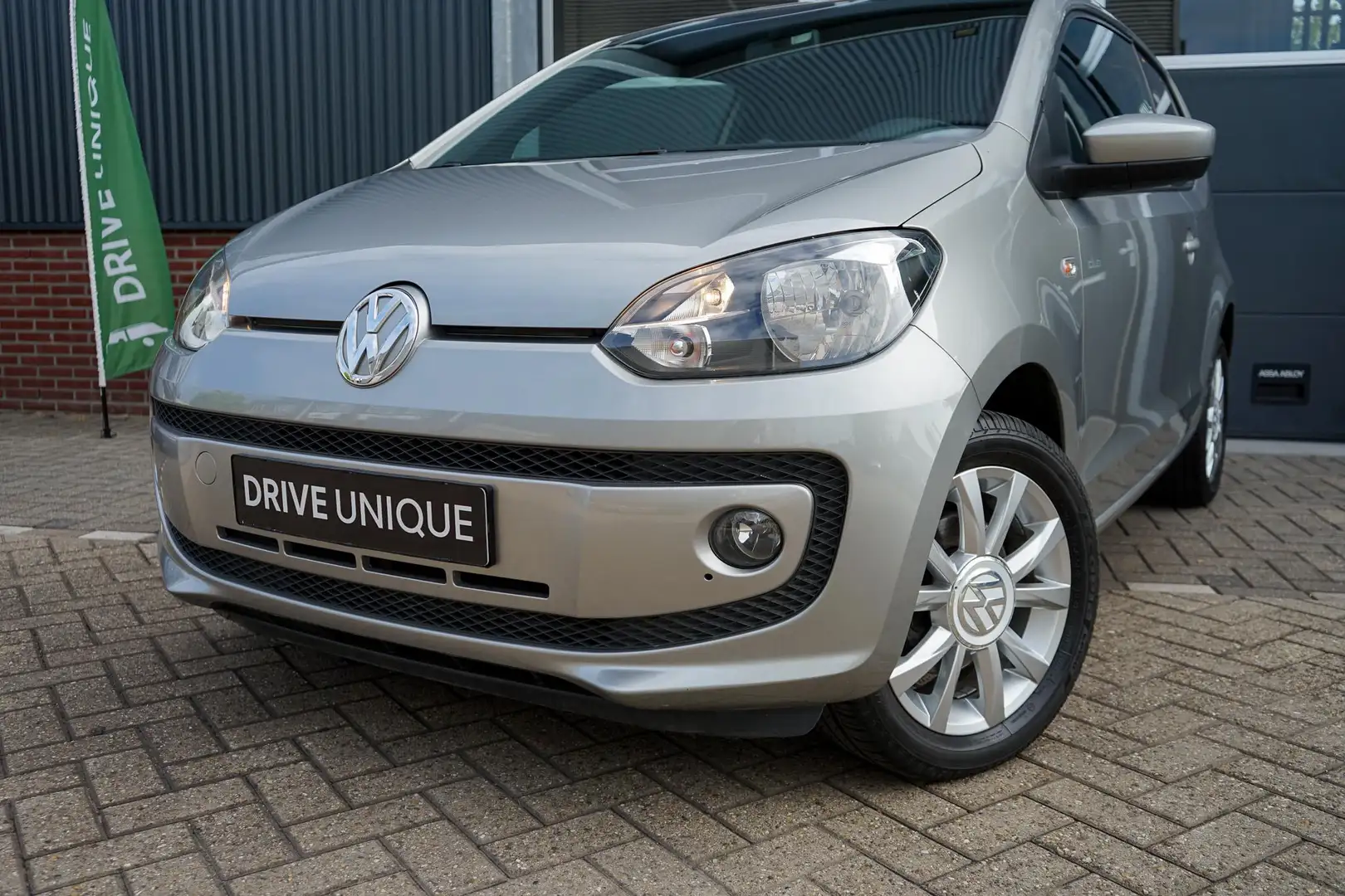 Volkswagen up! 1.0 high up! BlueMotion Club up! Gris - 2