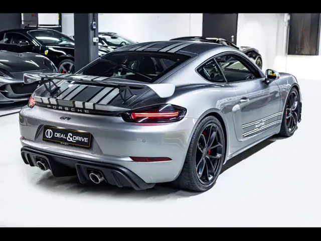 Porsche Cayman view 7