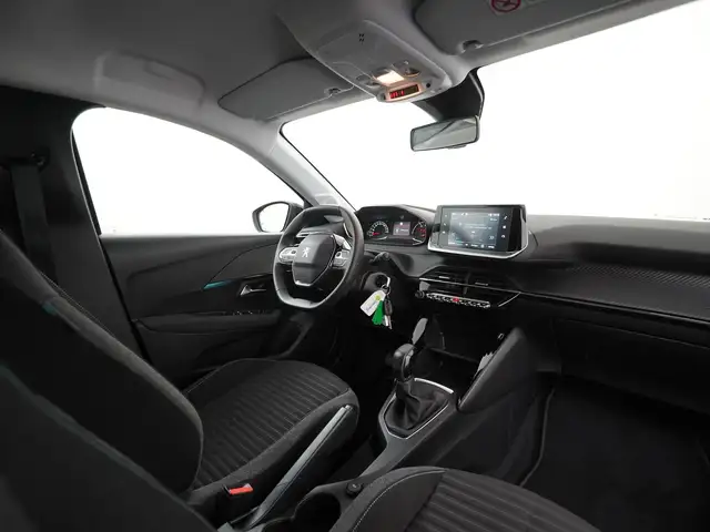 Peugeot 208 view 2