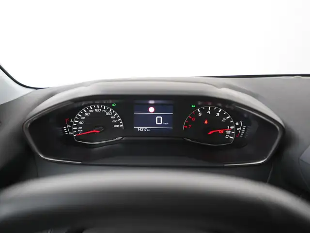 Peugeot 208 view 8