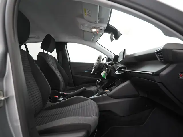 Peugeot 208 view 3