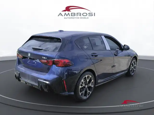 BMW 1 Series view 3