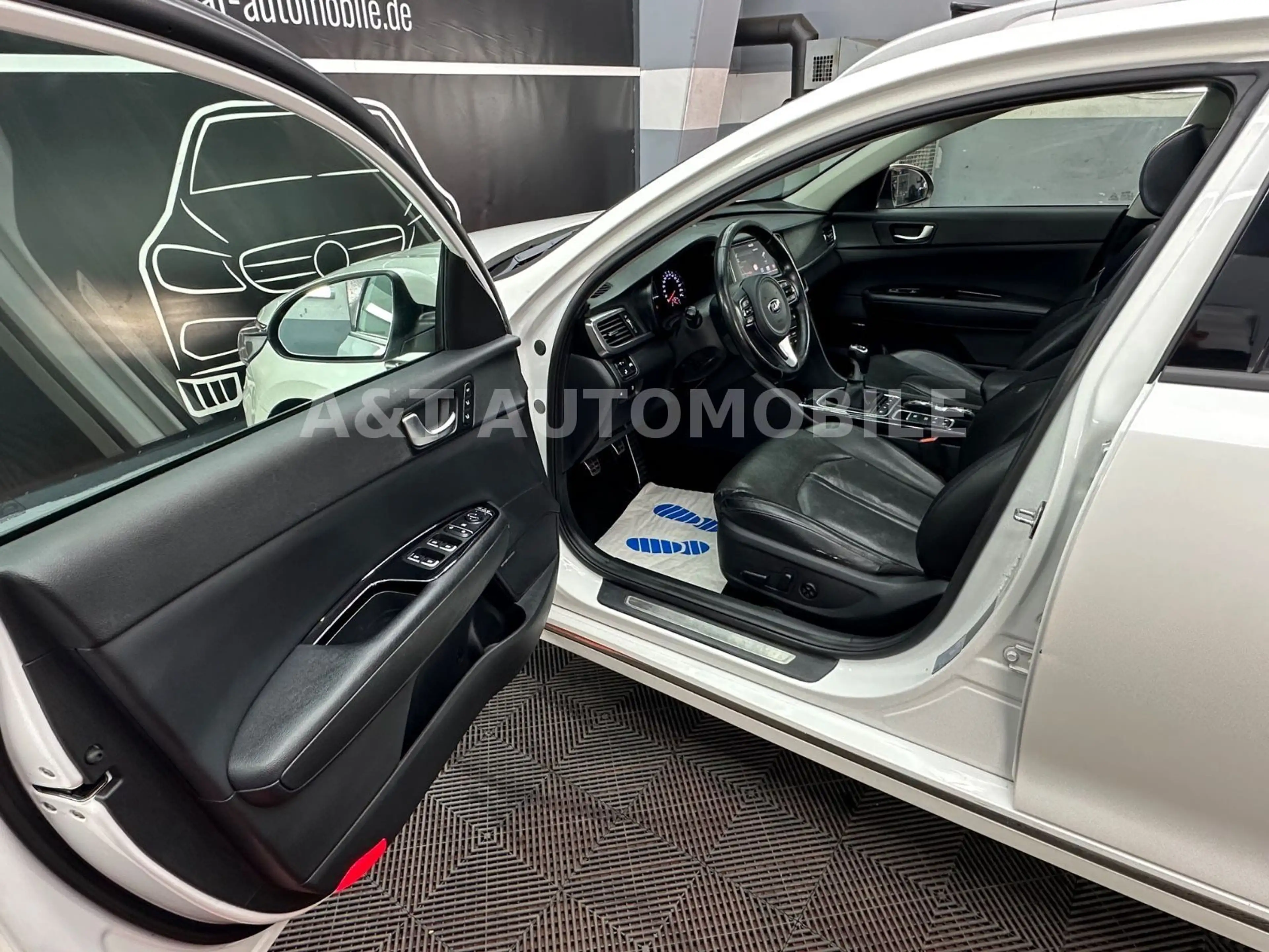 Kia Optima Sportswagon Spirit.Vollausstattung — photo 13