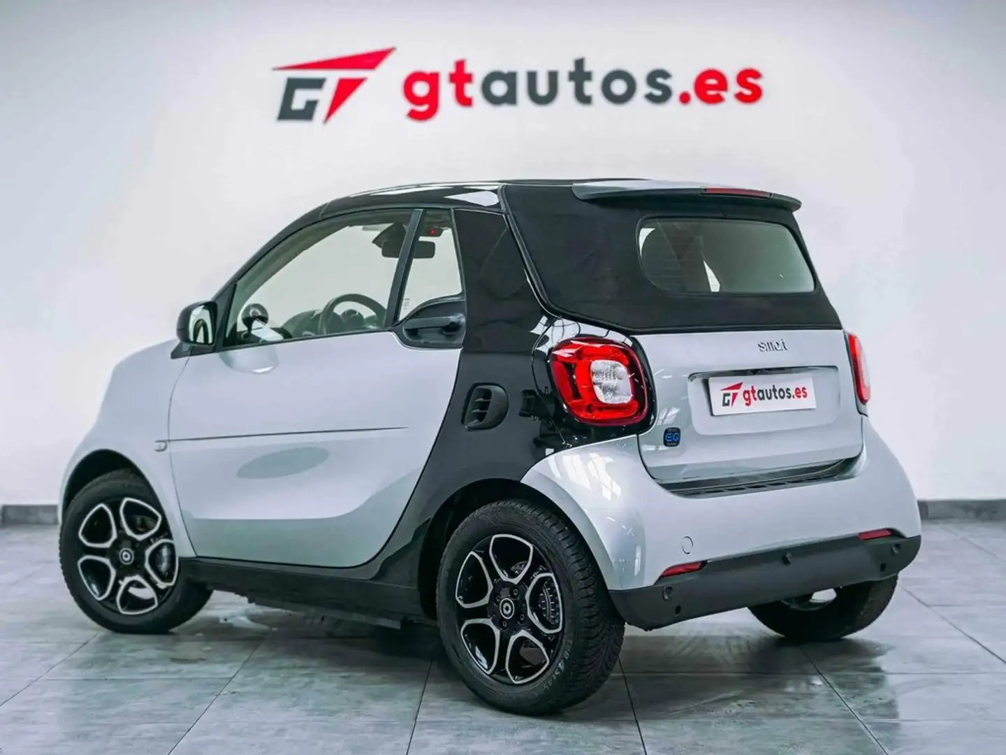 smart forTwo EQ 60 kW Passion 82CV Plateado - 2