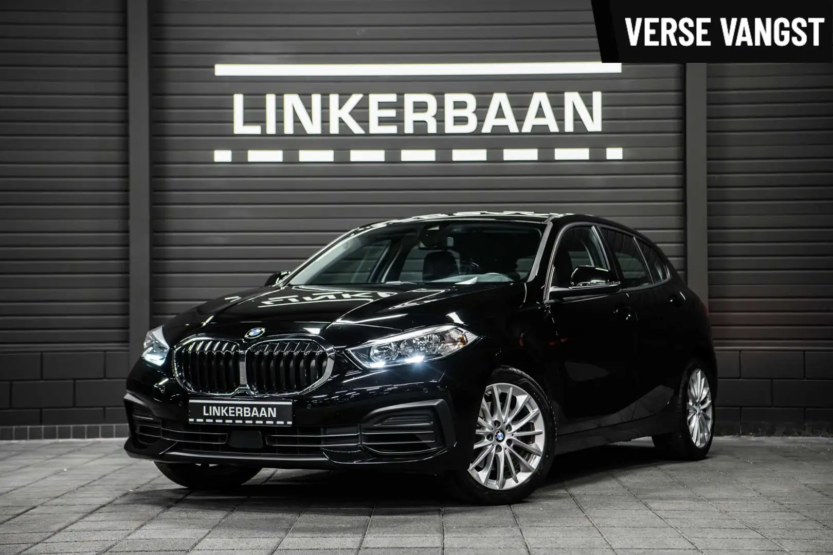 BMW 116 1-serie 116i | Navi | PDC | Apple Carplay | Cruise Zwart - 1