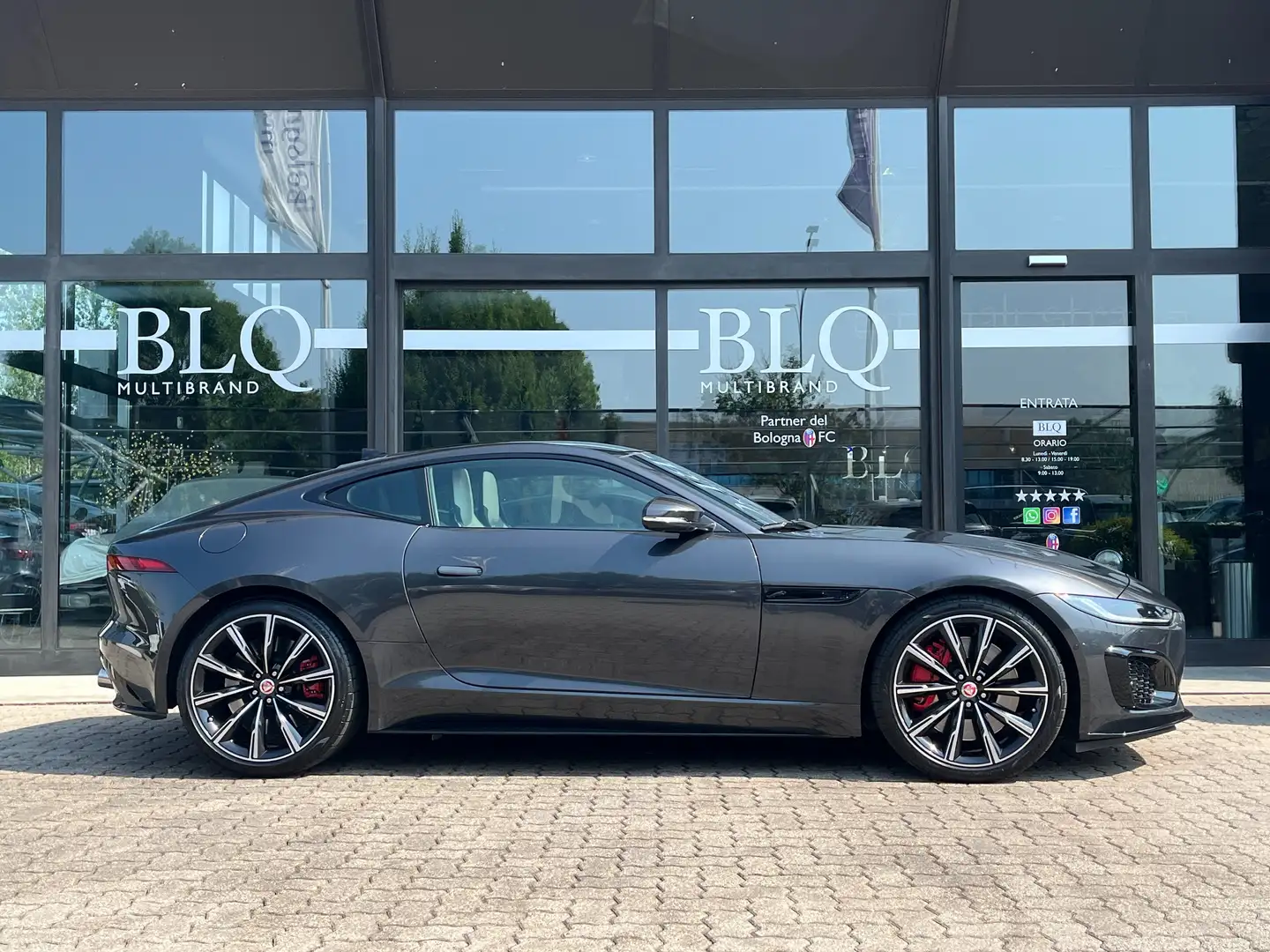 Jaguar F-Type Coupe 5.0 V8 s/c R awd 575cv auto Grau - 1