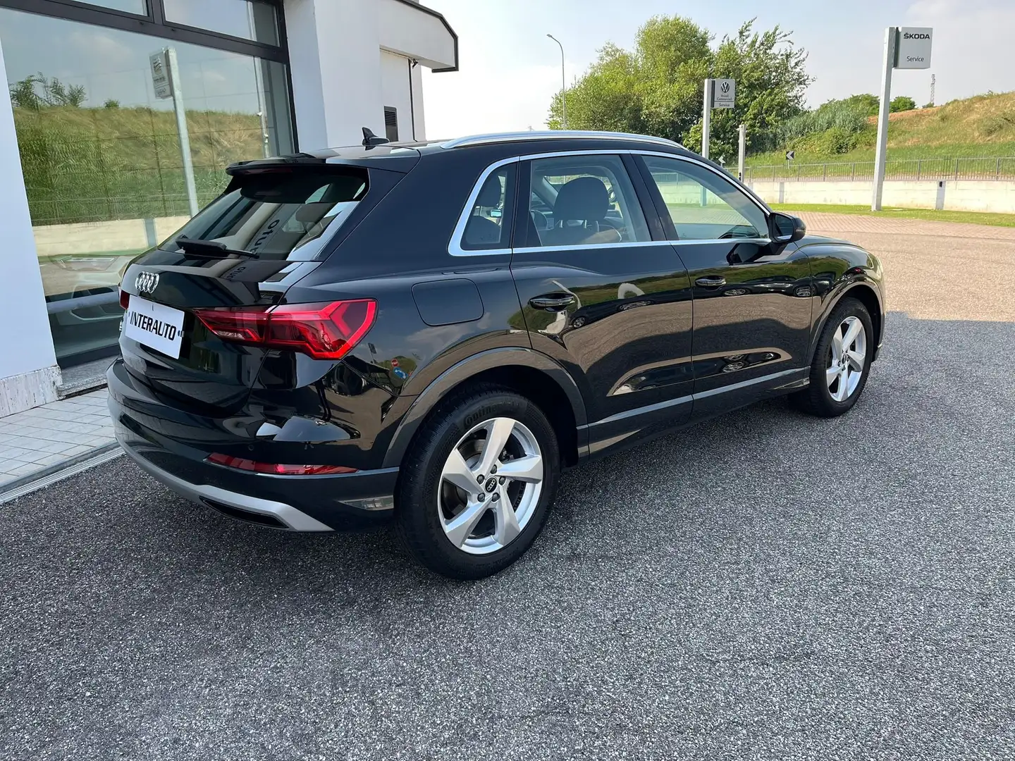 Audi Q3 35 1.5 tfsi mhev Buss. Plus s-tronic Nero - 2