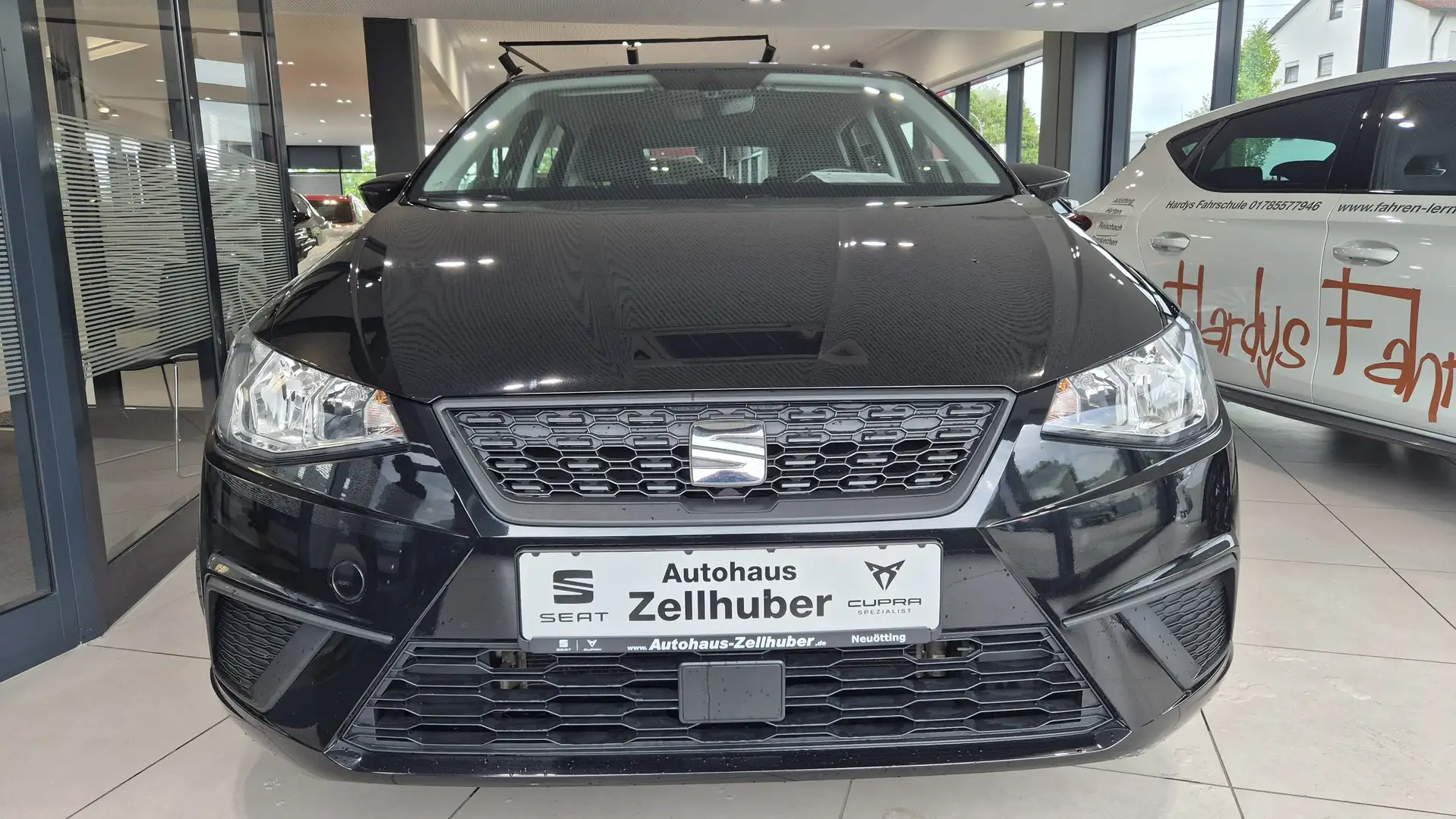 SEAT Ibiza 1.0 MPI Style *Navi*Klimaauto*Sitzheizung* Schwarz - 2